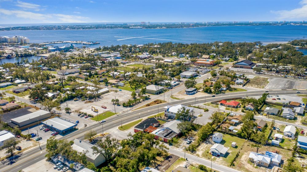 2704 W 15th St, Panama City, FL 32401